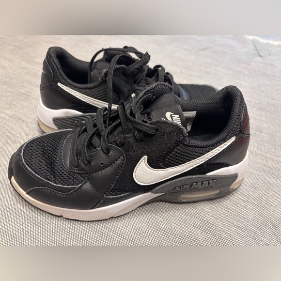 Nike Black and White Air Max Shoes - Picture 1 of 5